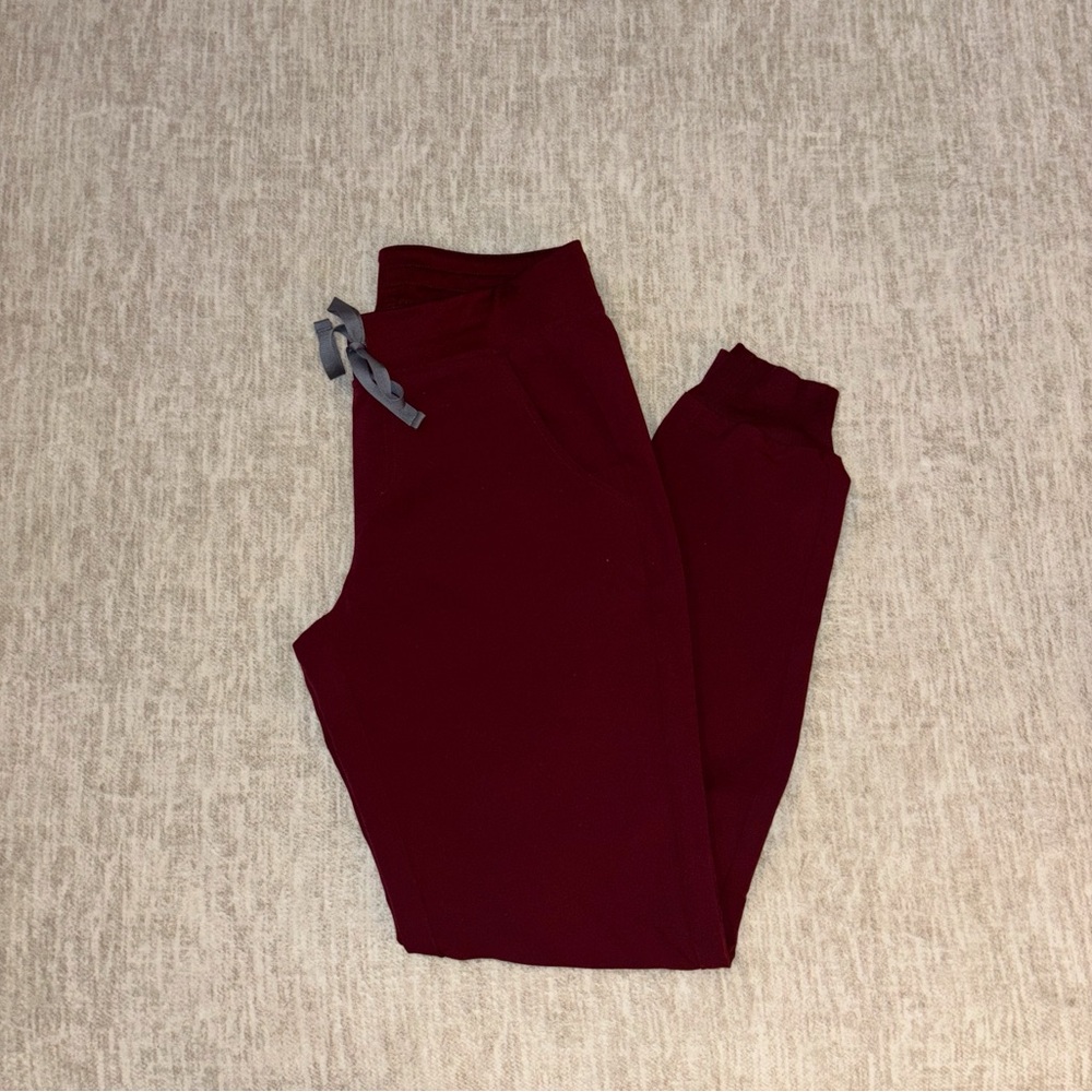 Figs Women's Burgundy Jogger Scrub Pants small tall